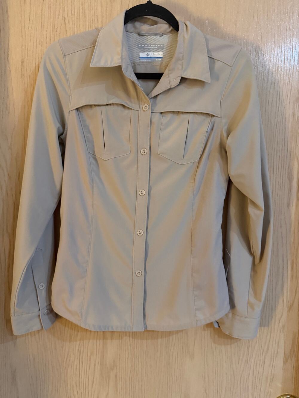 Columbia Omni-Shade Women’s XS Beige Utility Hiking Shirt Long Sleeve